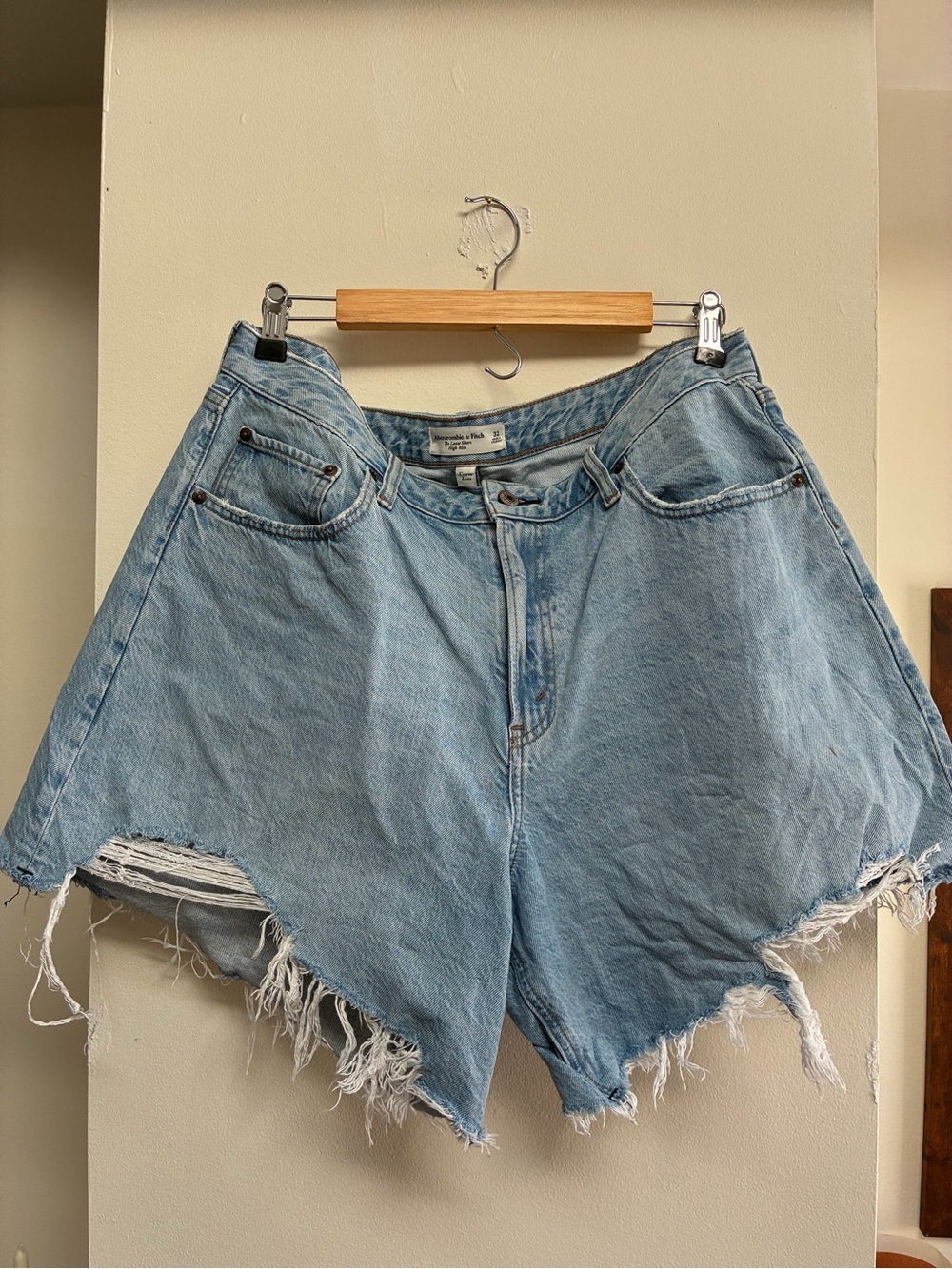 Abercrombie & Fitch Curve Love Loose Short — High Rise, Size 32